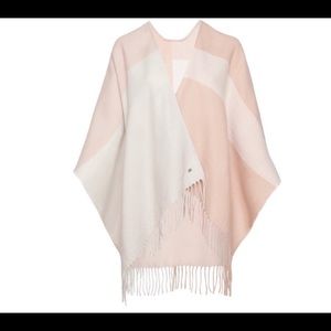 SOIA & KYO Woven Wrap 🍁 with Fringe New in Pkging